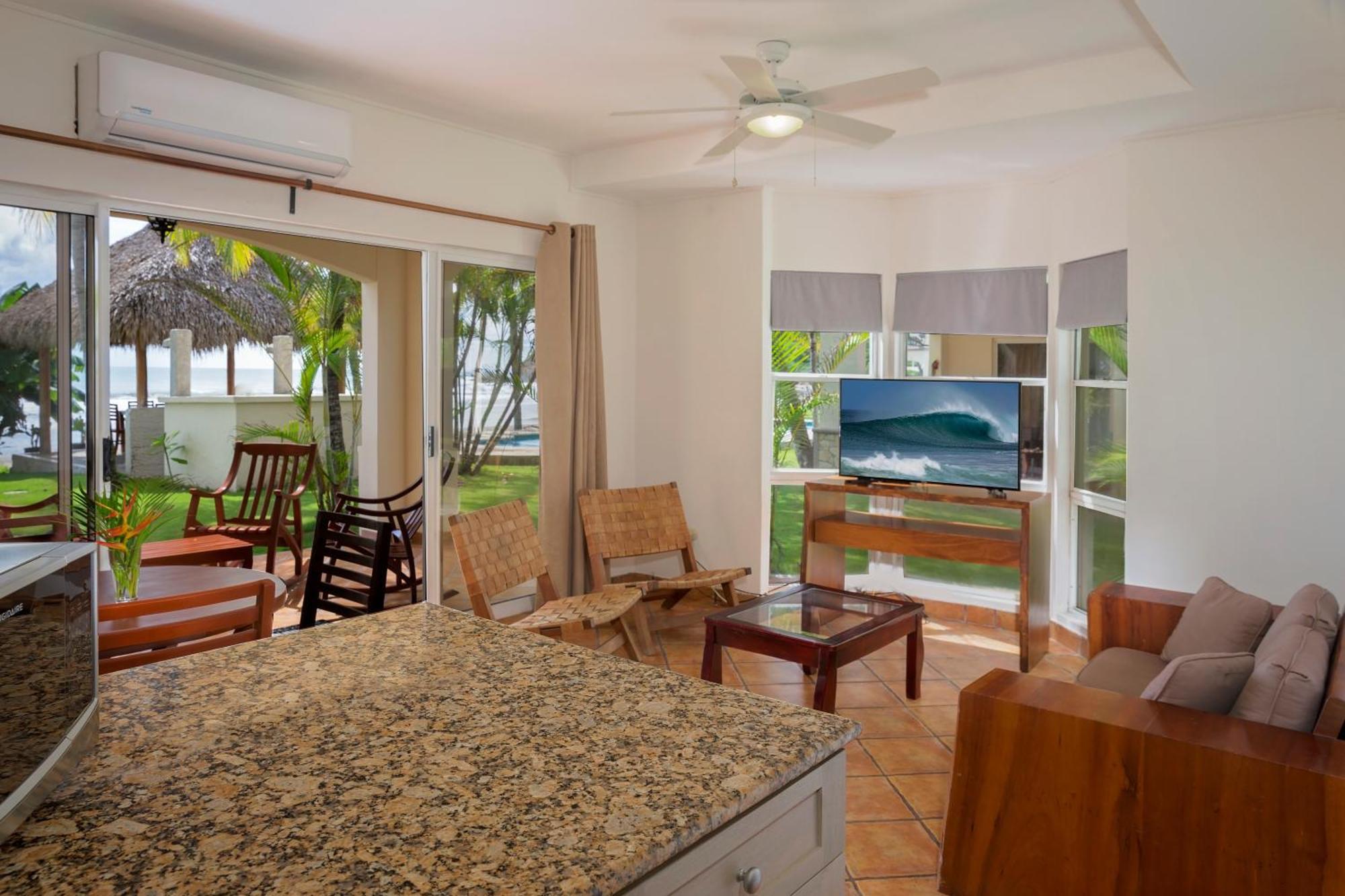 Villas Iguana A-13 Beachfront Condo Zewnętrze zdjęcie