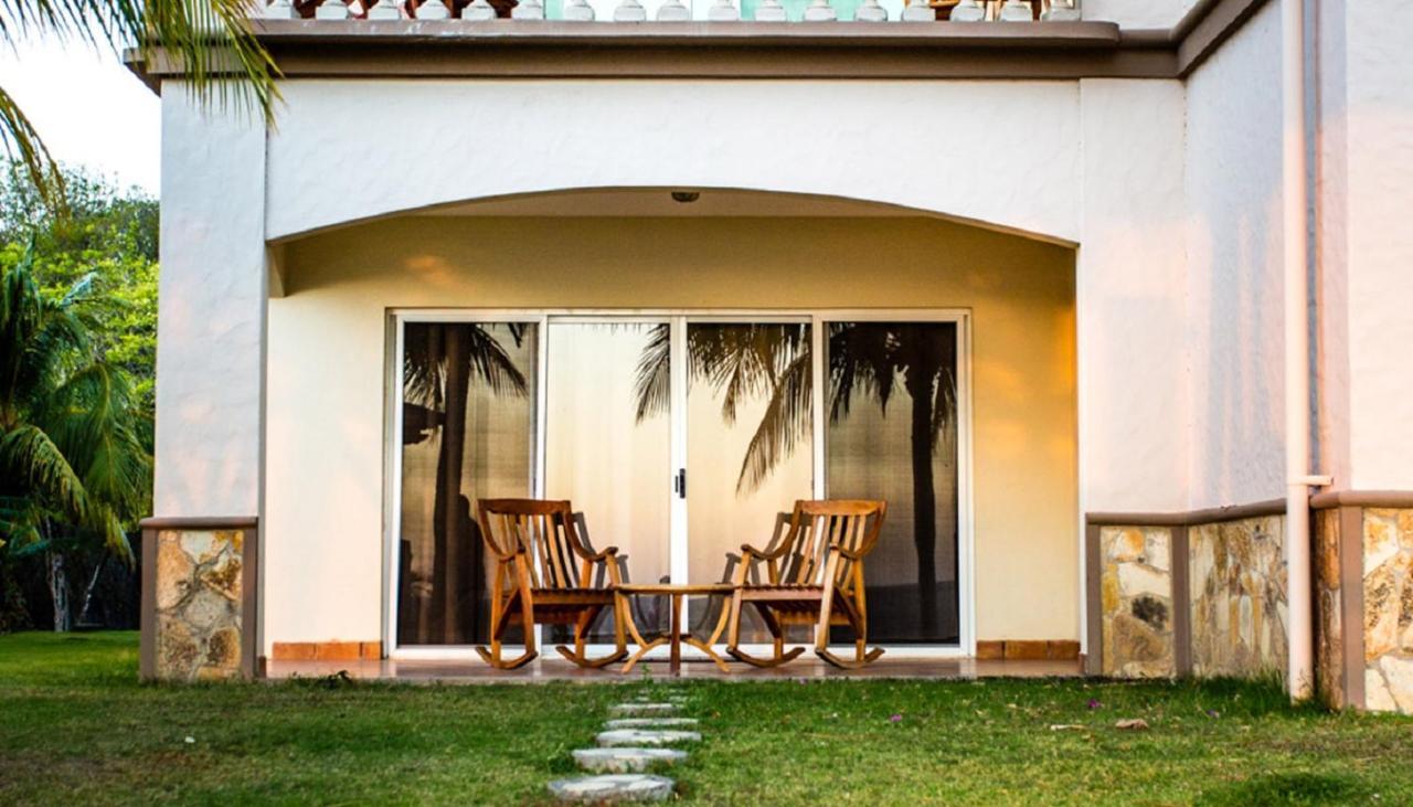 Villas Iguana A-13 Beachfront Condo Zewnętrze zdjęcie